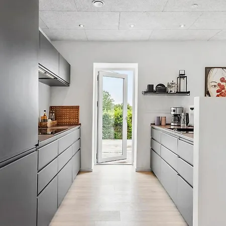 3 Bedroom Beautiful In Feriehus Børkop