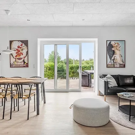 3 Bedroom Beautiful In * Børkop